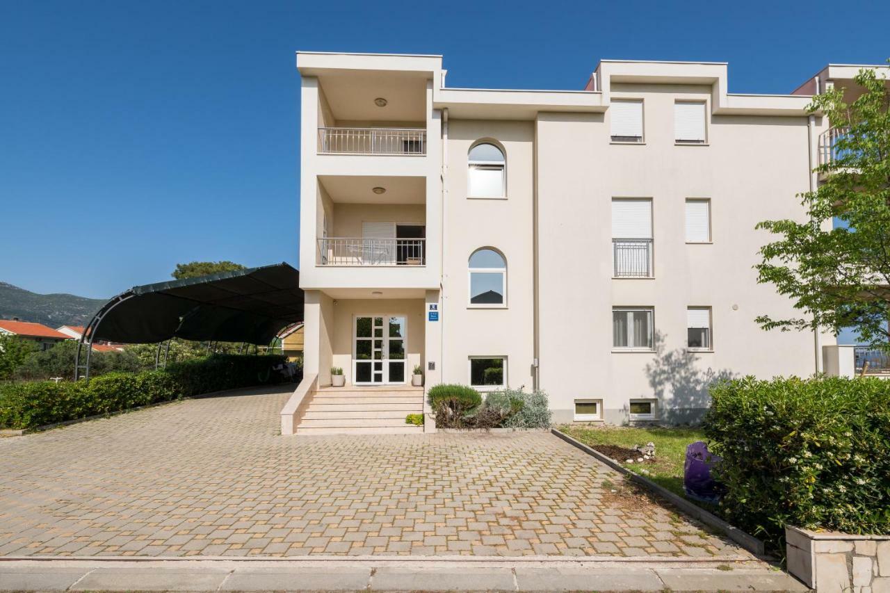 Beachfront Apartments Gabine Kaštela المظهر الخارجي الصورة